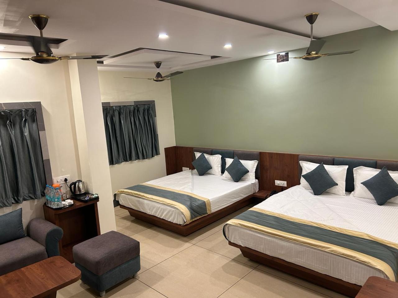 Hotel Omkareshwar Inn Деогар Екстер'єр фото